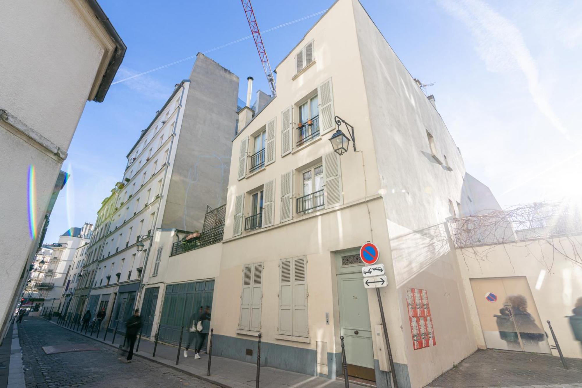 Luxurious 2 Bedroom Canal Saint Martin Saint Lazare ปารีส ภายนอก รูปภาพ