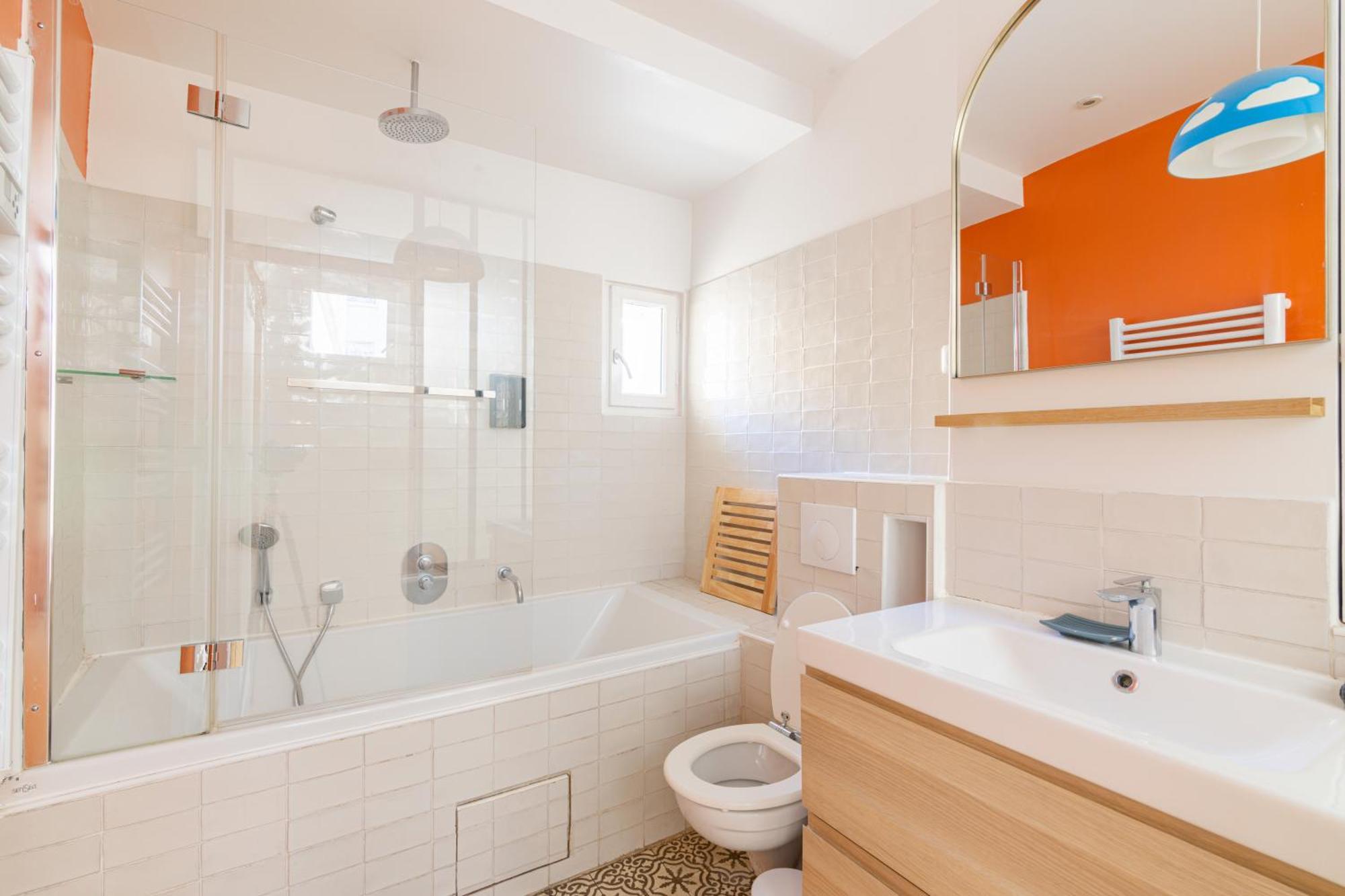 Luxurious 2 Bedroom Canal Saint Martin Saint Lazare ปารีส ภายนอก รูปภาพ